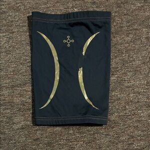 Tommie Copper compression knee sleeve